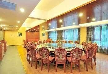 Luanchuan Re-Channel Ferry Lake Hotel Gucheng  Экстерьер фото